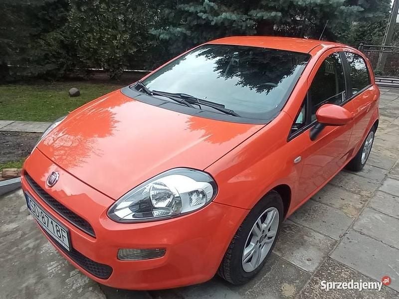 Pomarańczowy Używany 2013 Fiat Punto Hatchback | 17 290 zł - Obraz 1/4