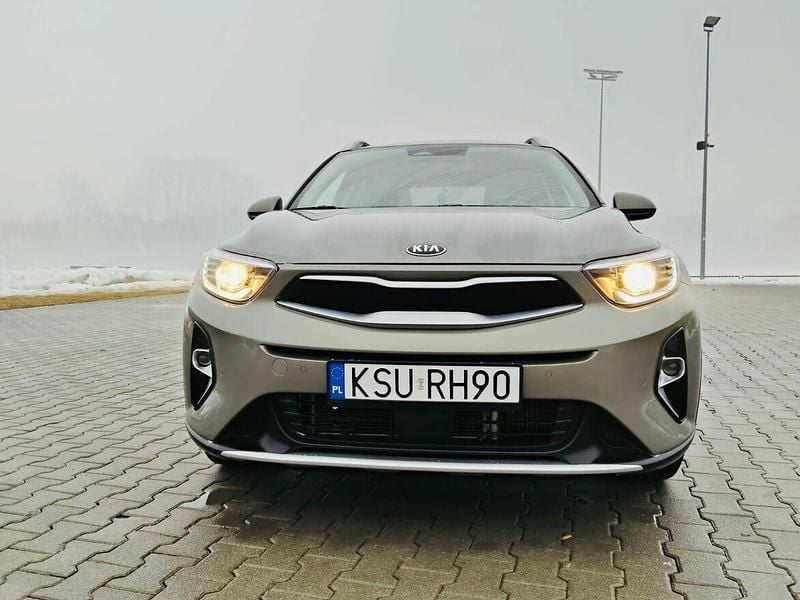 Używany Kia Stonic 99 KM (72 kW) 2021 Zielony SUV