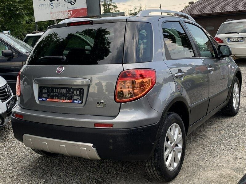 Używany Fiat Sedici 120 KM (88 kW) 2011 Szary (metalik, perła) SUV