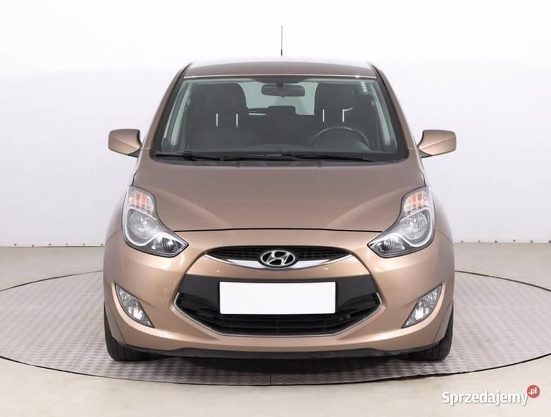 Brązowy Używany 2014 Hyundai ix20 Minivan | 34 999 zł (Uczciwa cena) - Obraz 1/4