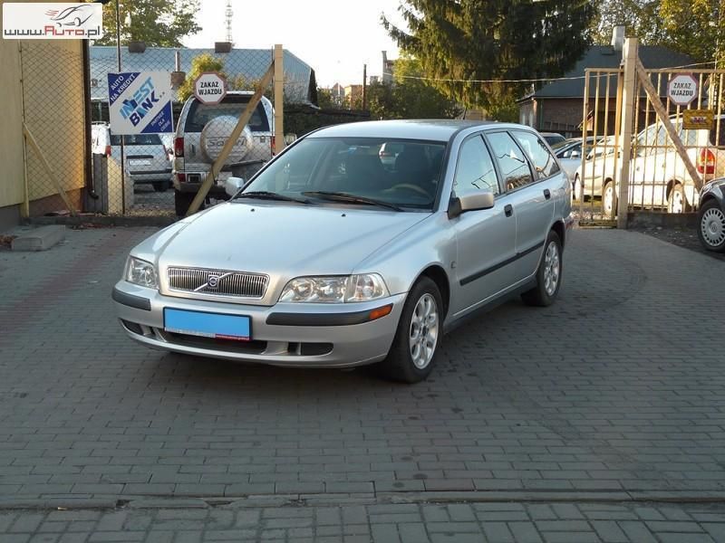Używany Volvo V40 115 KM (84 kW) 2002 Srebrny Kombi