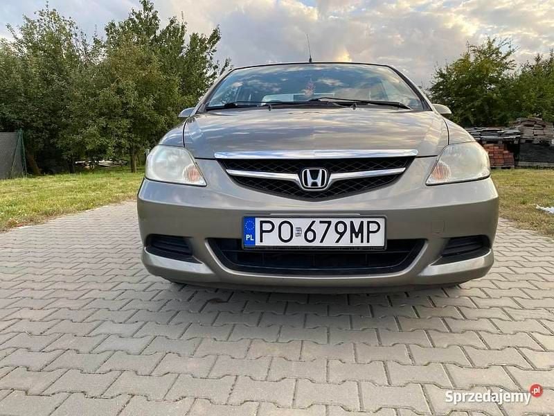 Używany Honda City 2007 Srebrny Sedan/Limuzyna