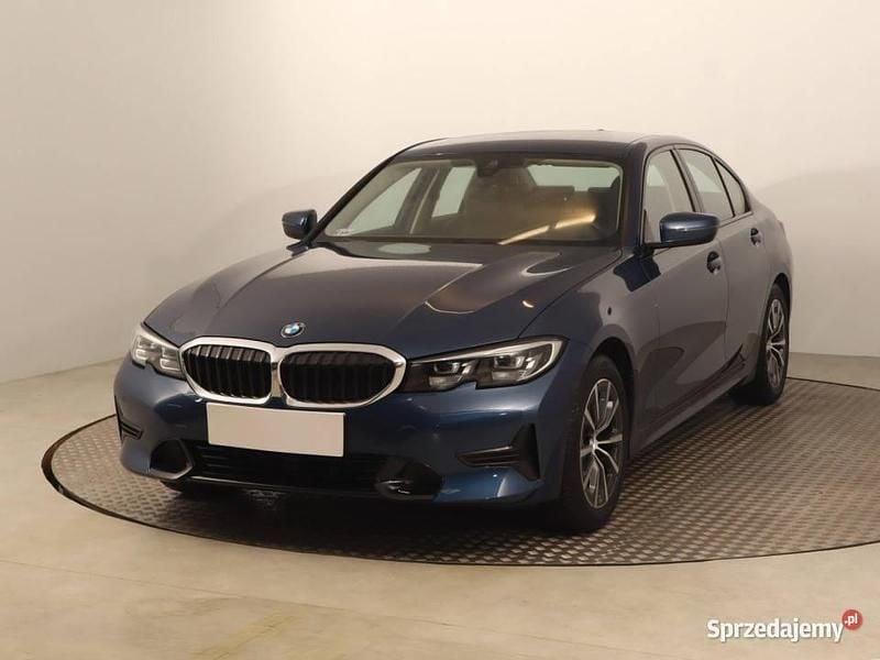 Używany BMW 318 156 KM (114 kW) 2021 Niebieski Sedan/Limuzyna