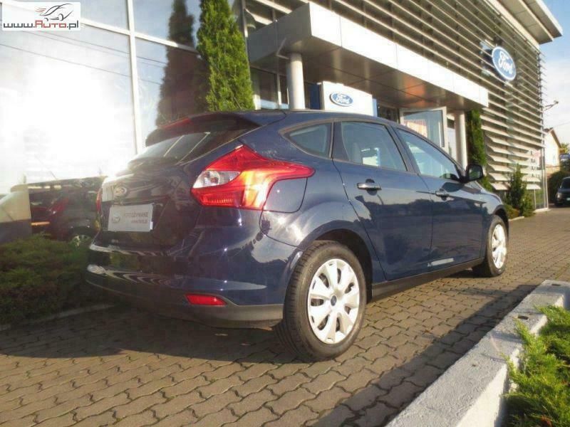 Używany Ford Focus 105 KM (77 kW) 2011 Niebieski ciemny Hatchback