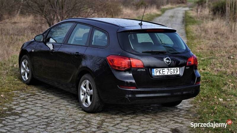 Używany Opel Astra Cosmo 2012 Czarny Sedan/Limuzyna