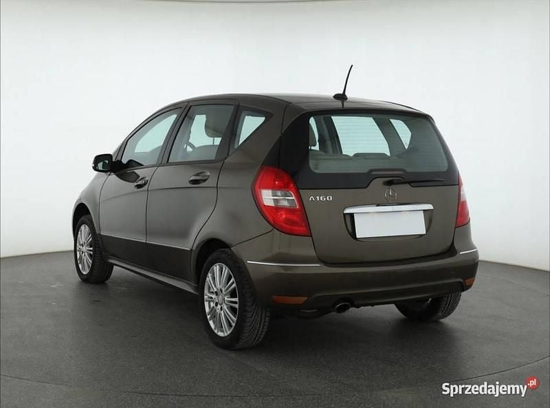 Używany Mercedes A160 2010 Brązowy Hatchback