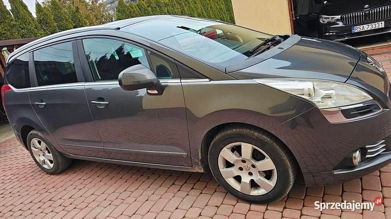 Używany Peugeot 5008 2013 Szary Minivan
