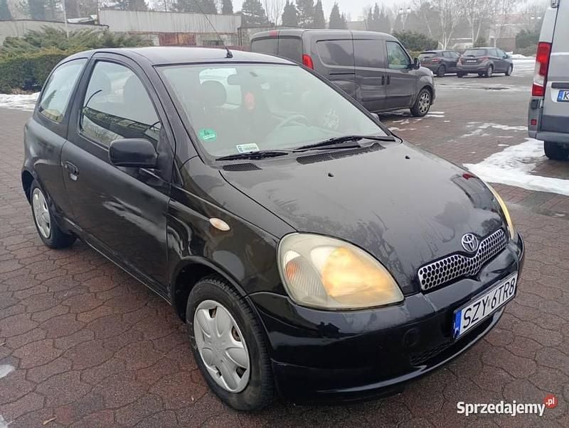 Używany Toyota Yaris 2002 Czarny Hatchback