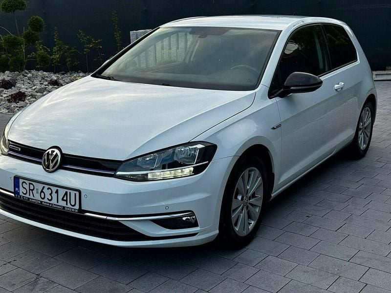 Używany VW Golf VII 130 KM (95 kW) 2019 Biały Hatchback