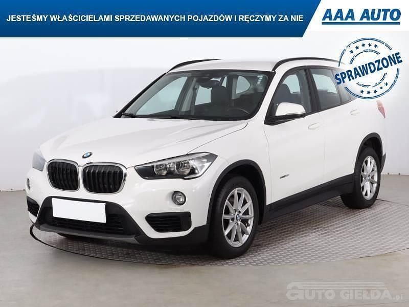 Używany BMW X1 140 KM (102 kW) 2017 Biały SUV