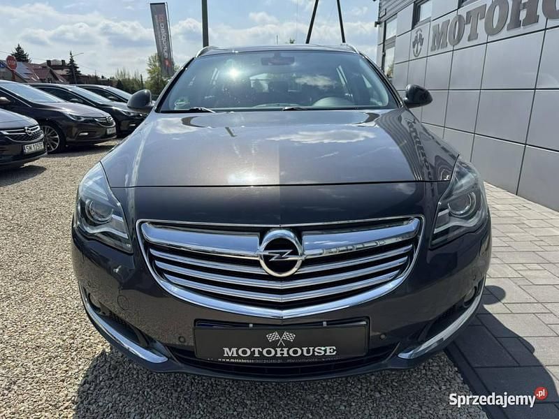 Używany Opel Insignia Edition 170 KM (125 kW) 2013 Szary Kombi
