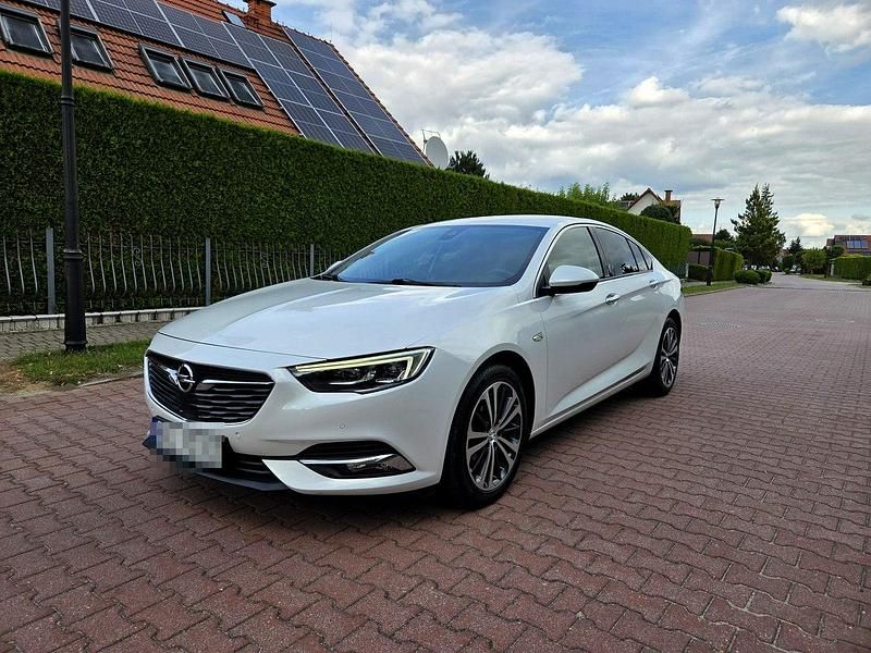 Biały Używany 2017 Opel Insignia Sedan/Limuzyna | 49 900 zł (Dość drogi) - Obraz 1/4