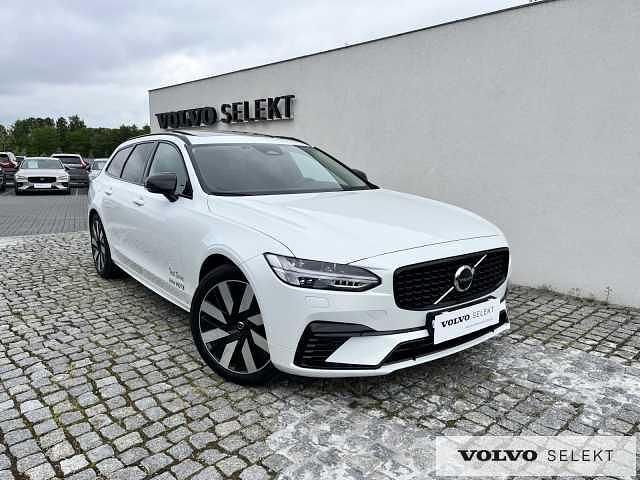 Używany Volvo V90 455 KM (334 kW) 2025 Biały Kombi