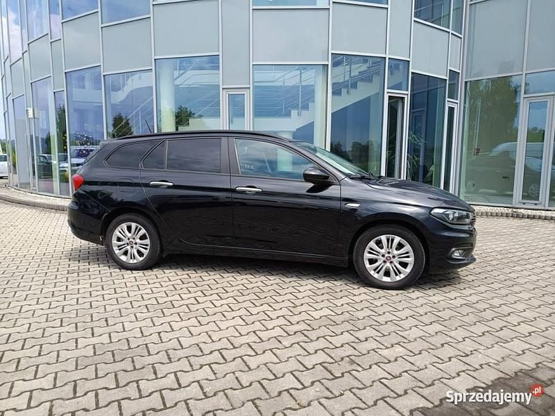 Czarny (metalik) Używany 2017 Fiat Tipo Easy Kombi | 31 500 zł (Uczciwa cena) - Obraz 1/4