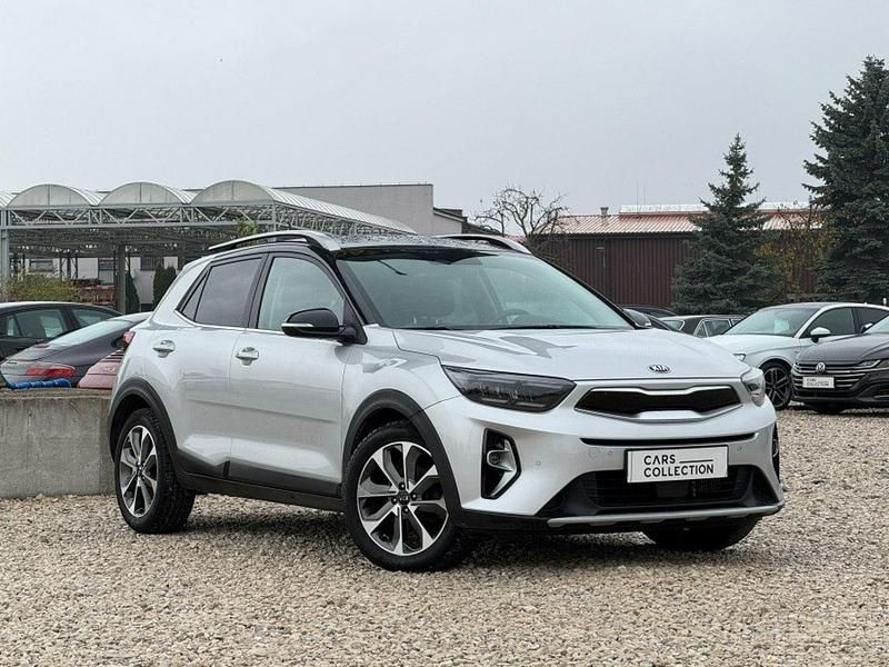 Używany Kia Stonic 120 KM (88 kW) 2020 Srebrny (metalik) SUV