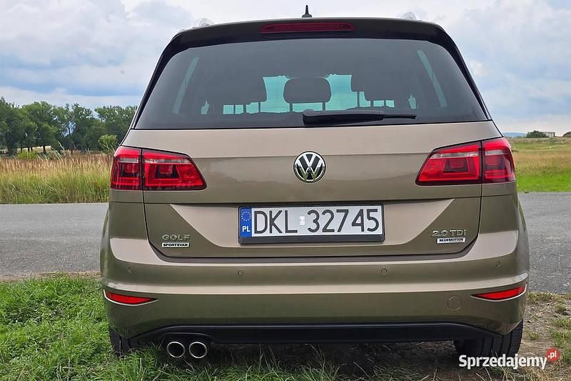 Używany VW Golf VII Highline 2015 Złoty Sedan/Limuzyna