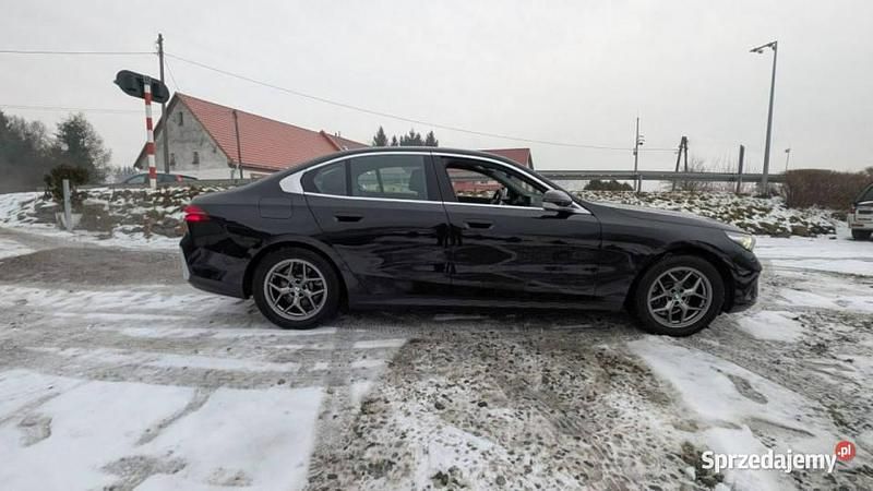Używany BMW 520 190 KM (139 kW) 2024 Czarny (metalik) Sedan/Limuzyna