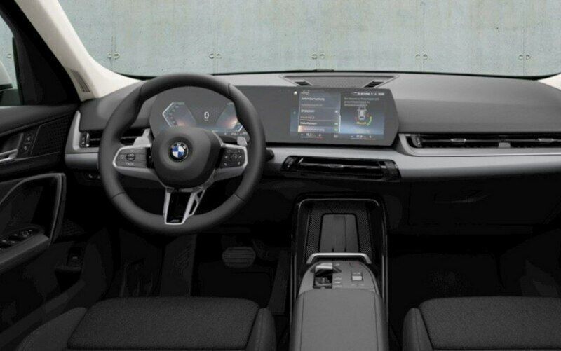 Używany BMW X1 Shadowline 136 KM (100 kW) 2023 Biały SUV