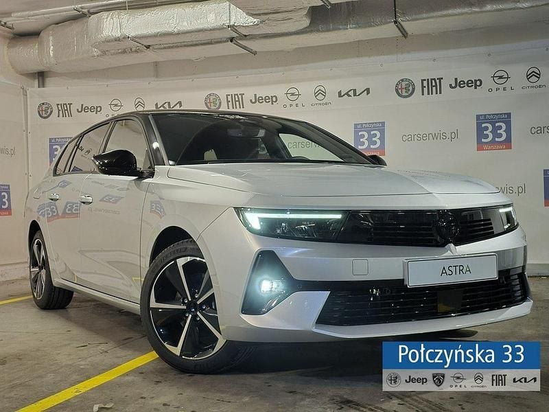Nowe Opel Astra 145 KM (106 kW) 2025 Srebrny (metalik) Kombi