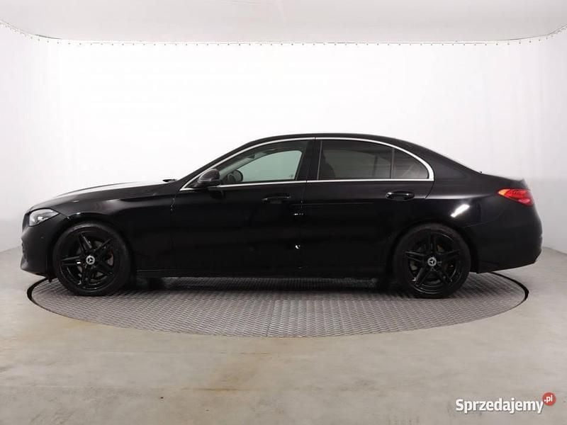 Używany Mercedes C200 2021 Czarny Sedan/Limuzyna