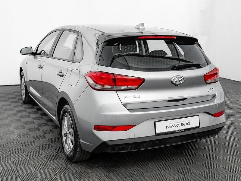Używany Hyundai i30 110 KM (80 kW) 2022 Srebrny (metalik) Hatchback