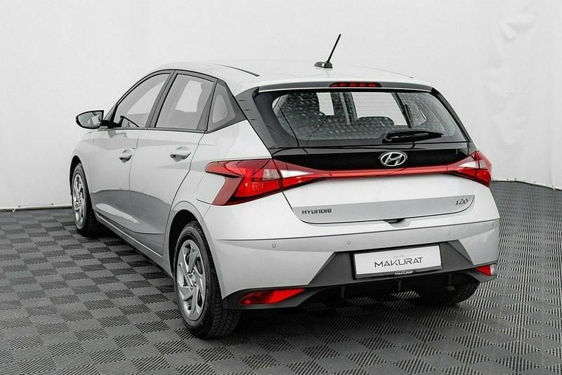 Używany Hyundai i20 Pure 84 KM (61 kW) 2022 Srebrny (metalik) Hatchback