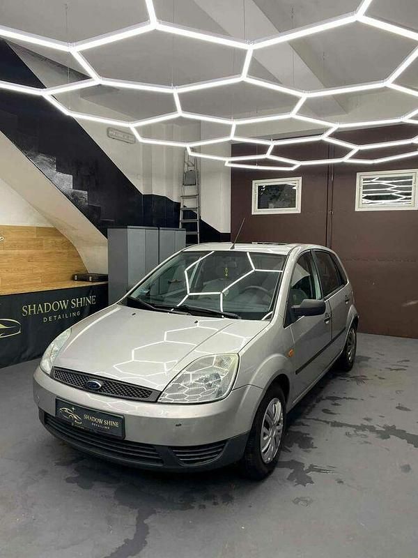 Srebrny Używany 2003 Ford Fiesta Hatchback | 5200 zł (Uczciwa cena) - Obraz 1/4