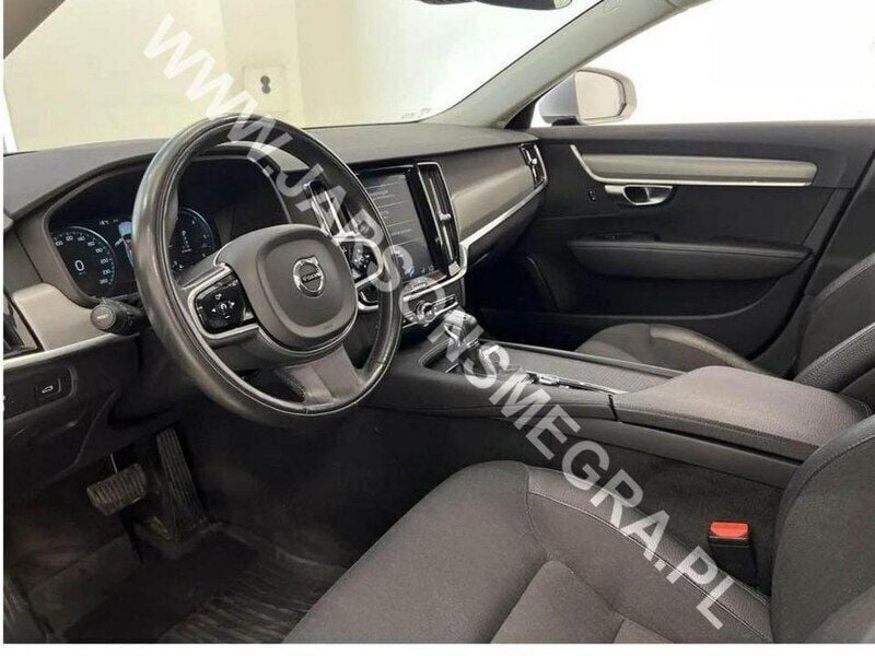 Używany Volvo S90 150 KM (110 kW) 2018 Srebrny Sedan/Limuzyna