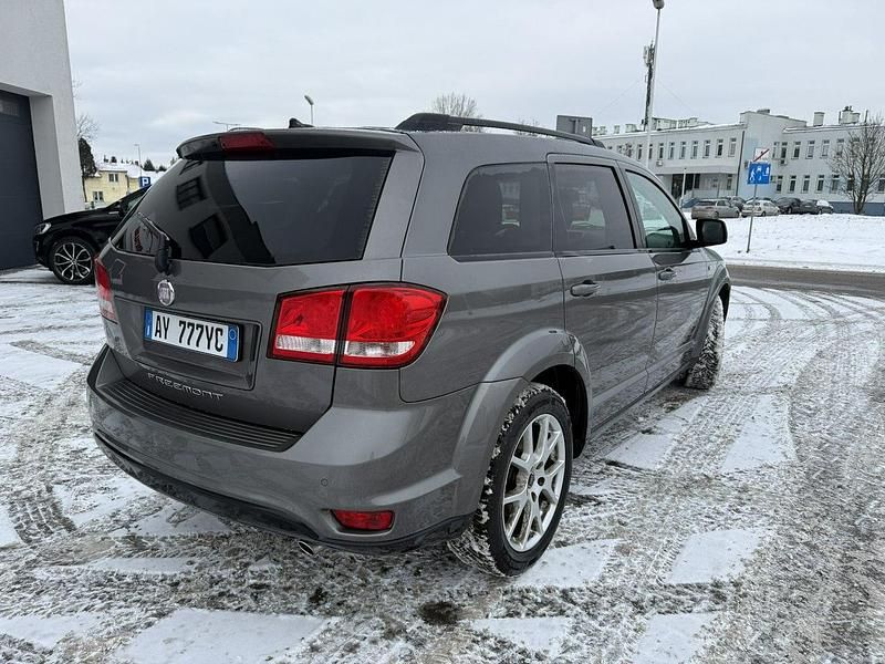 Używany Fiat Freemont 170 KM (125 kW) 2012 Szary SUV