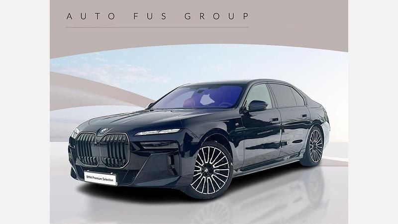 Używany BMW i7 Comfort Edition 400 kW (544 KM) 2025 Niebieski tanzanite bmw individual metalizowany Sedan/Limuzyna