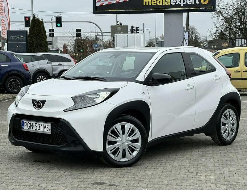 Używany Toyota Aygo X 72 KM (52 kW) 2024 Biały SUV