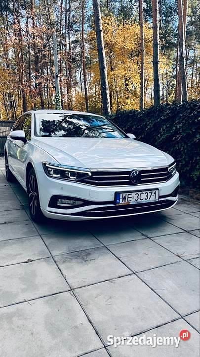Biały Używany 2021 VW Passat Kombi | 96 500 zł (Drogi) - Obraz 1/4