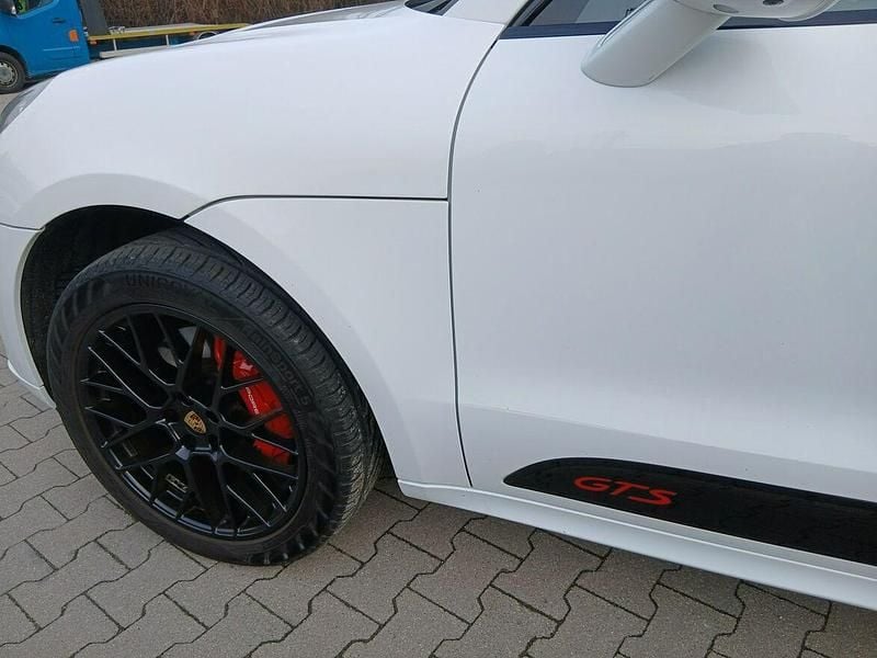 Używany Porsche Macan 400 KM (294 kW) 2021 Biały SUV