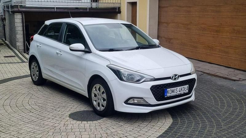 Biały (metalik) Używany 2016 Hyundai i20 Hatchback | 27 900 zł (Dobra cena) - Obraz 1/4