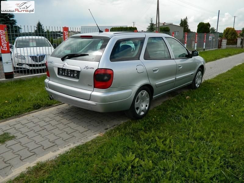 Używany Citroën Xsara 90 KM (66 kW) 2003 Srebrny Sedan/Limuzyna