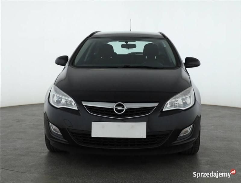 Czarny Używany 2012 Opel Astra Kombi | 15 999 zł (Uczciwa cena) - Obraz 1/4