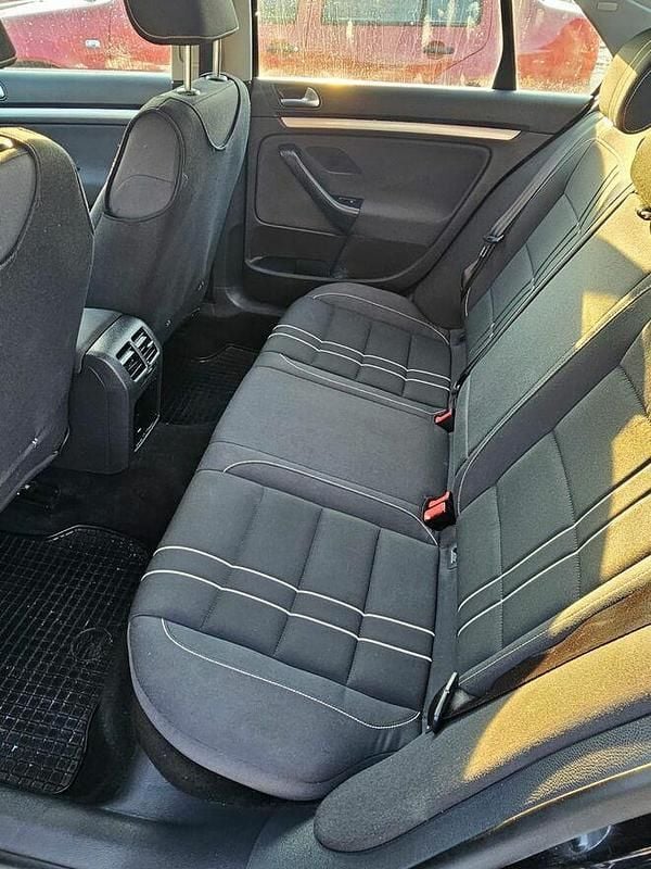 Używany VW Jetta 2010 Czarny Sedan/Limuzyna