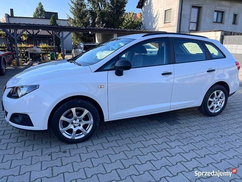 Używany Seat Ibiza ST 2010 Biały Kombi