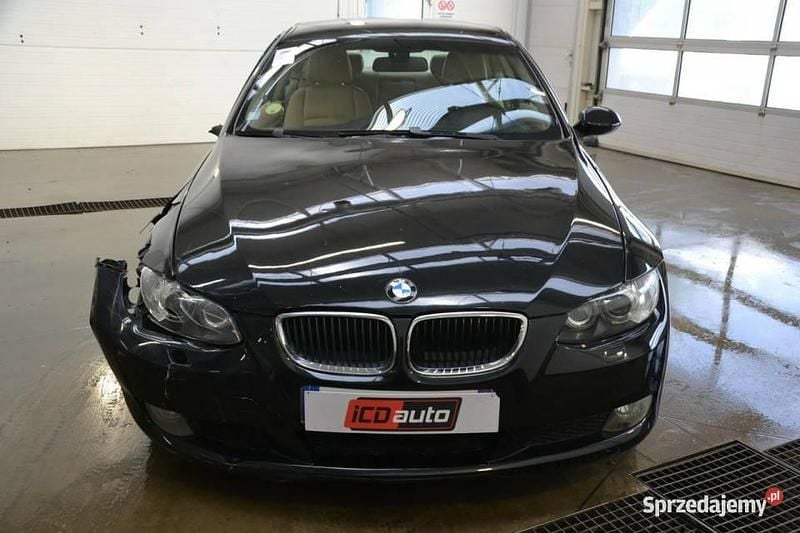 Czarny Używany 2009 BMW 320 Coupe | 12 800 zł - Obraz 1/4