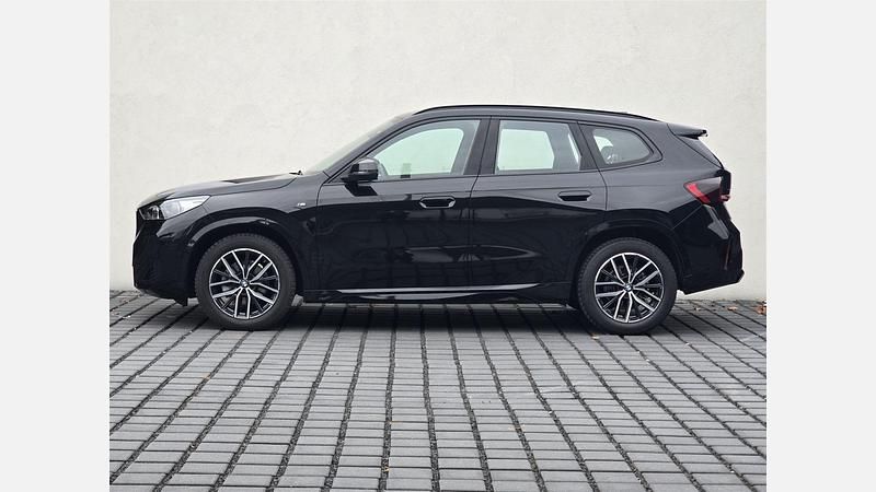 Używany BMW X1 Luxury Line 136 KM (100 kW) 2024 Czarny szafir metalizowany SUV