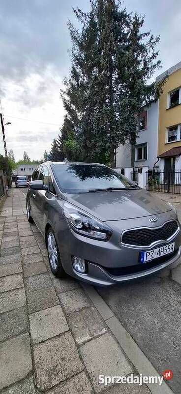 Srebrny Używany 2015 Kia Carens Minivan | 34 700 zł (Uczciwa cena) - Obraz 1/4