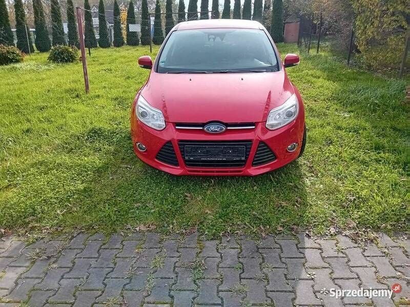 Używany Ford Focus 2014 Czerwony Hatchback