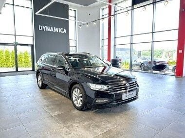 Czarny (metalik) Używany 2021 VW Passat Business Kombi | 78 900 zł (Uczciwa cena) - Obraz 1/3