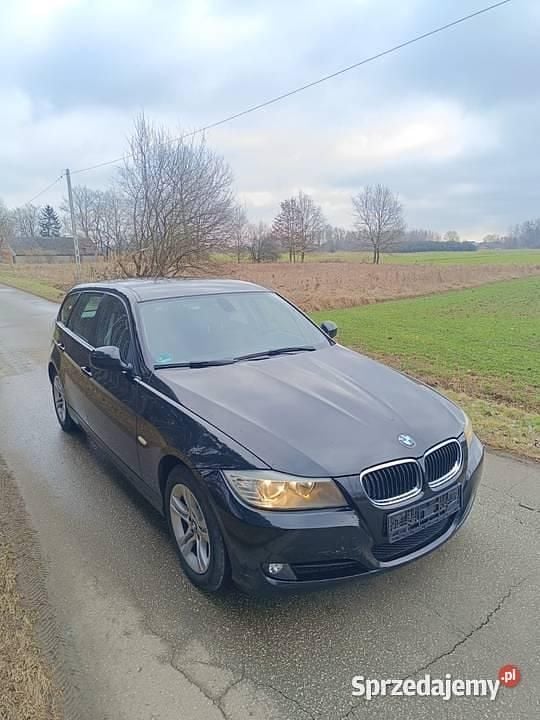 Używany BMW 318 2010 Czarny Kombi
