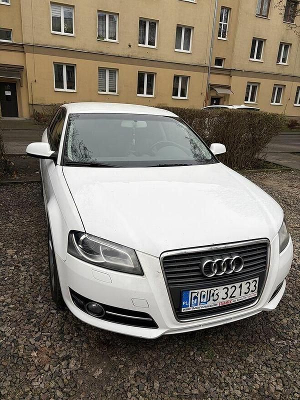 Biały Używany 2011 Audi A3 Hatchback | 23 500 zł (Uczciwa cena) - Obraz 1/4