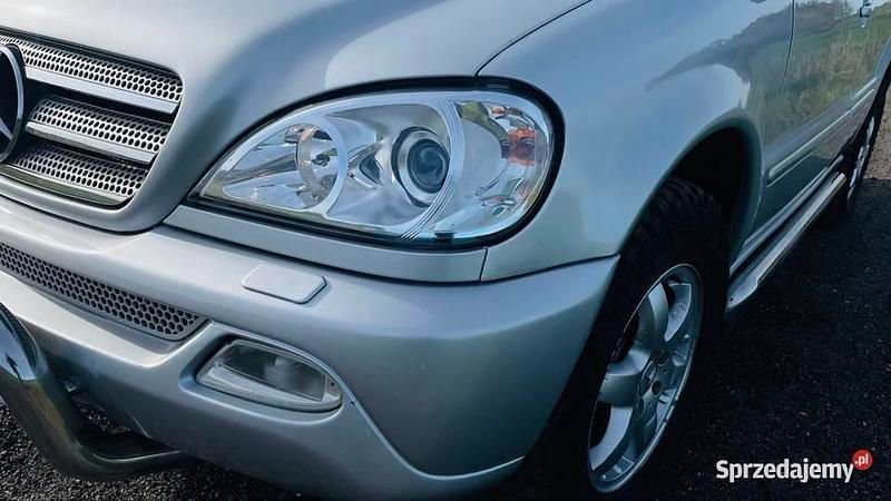 Srebrny Używany 2003 Mercedes ML270 SUV | 17 500 zł - Obraz 1/4