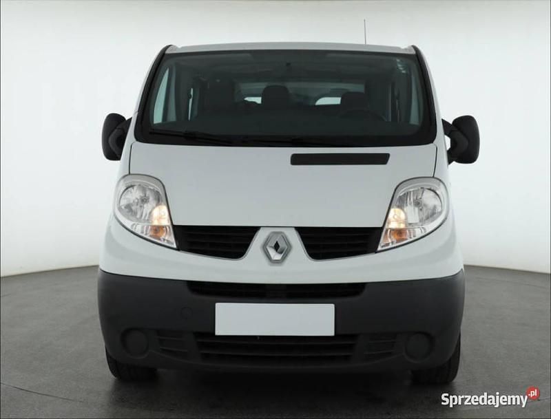 Biały Używany 2012 Renault Trafic Minivan | 33 999 zł (Dobra cena) - Obraz 1/4