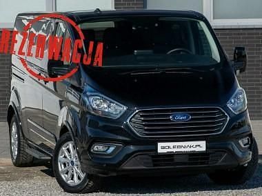 Czarny Używany 2023 Ford Tourneo Custom Titanium Minivan | 163 900 zł (Dość drogi) - Obraz 1/4
