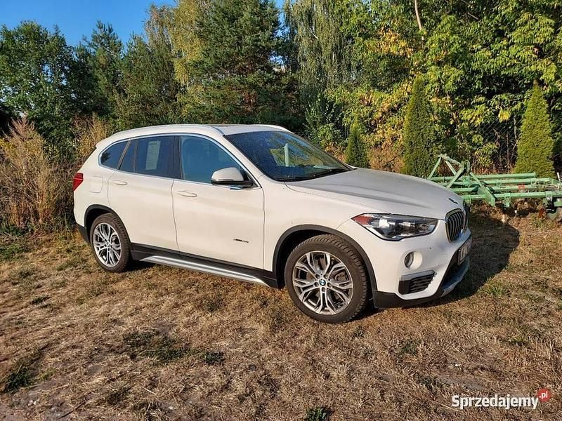 Biały Używany 2016 BMW X1 SUV | 70 000 zł (Uczciwa cena) - Obraz 1/4