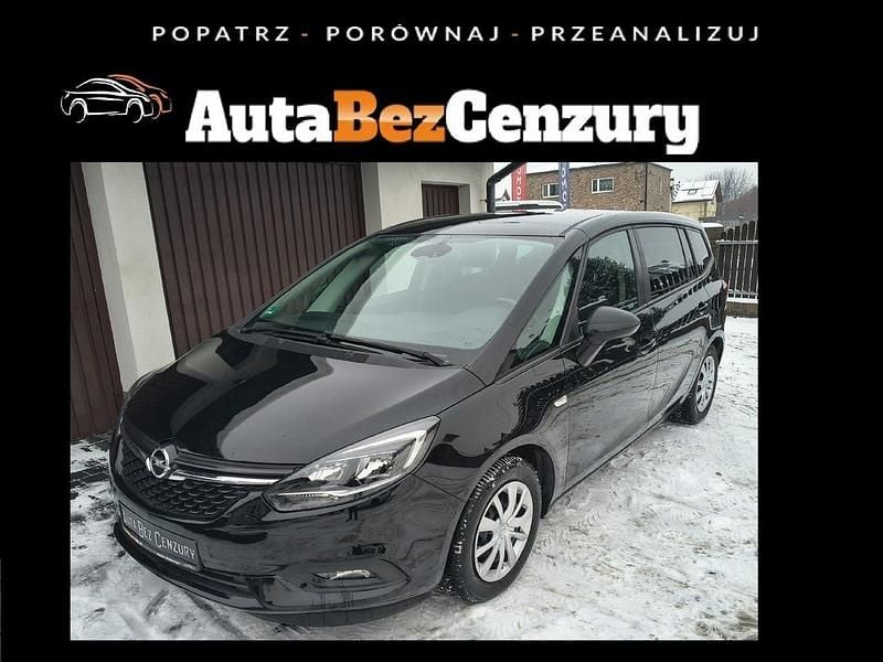 Używany Opel Zafira Edition 140 KM (102 kW) 2017 Srebrny (metalik) Minivan
